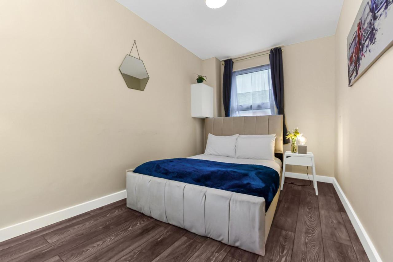 Family Friendly, Zone 2, 2 Beds, Overground London Luaran gambar