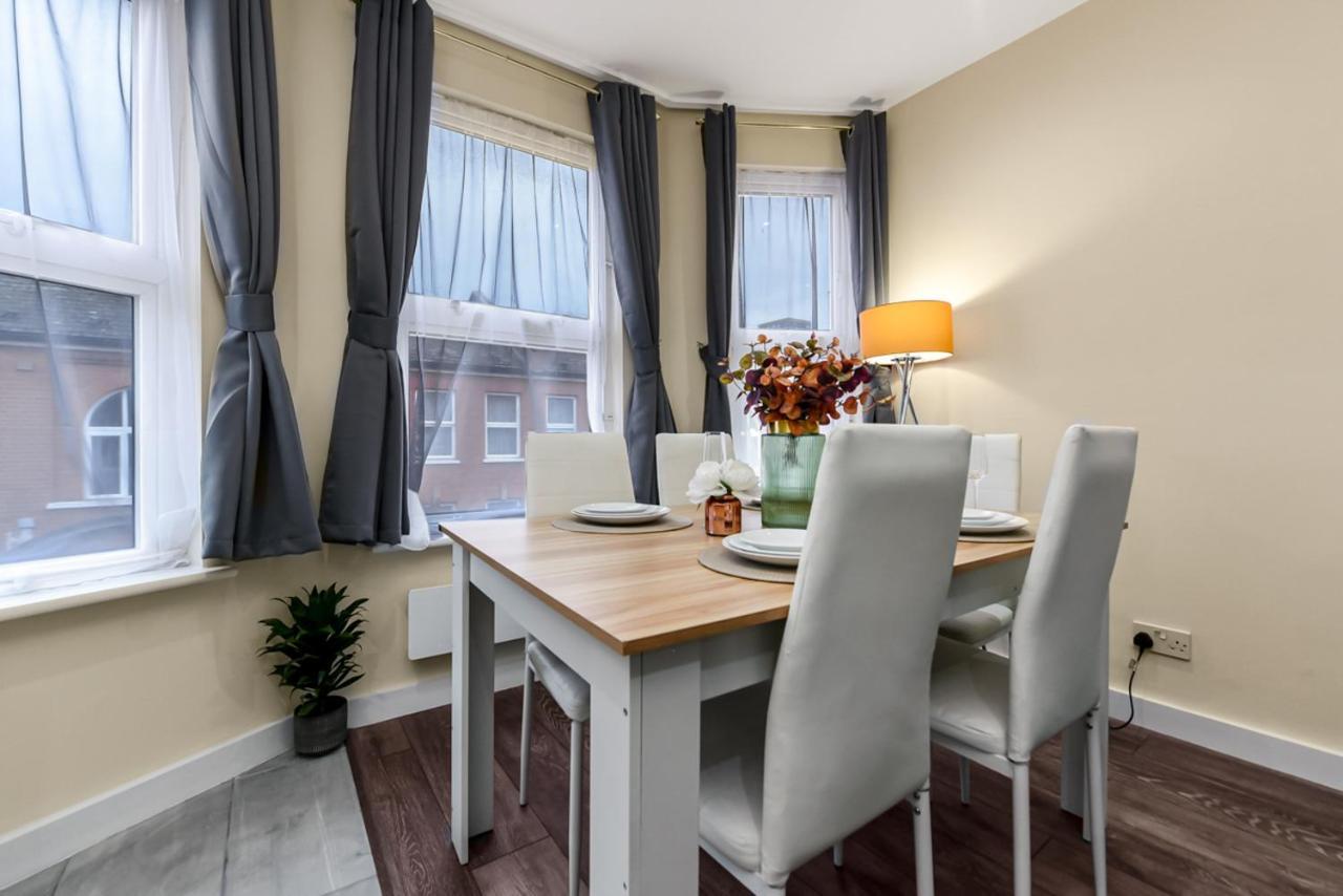 Family Friendly, Zone 2, 2 Beds, Overground London Luaran gambar