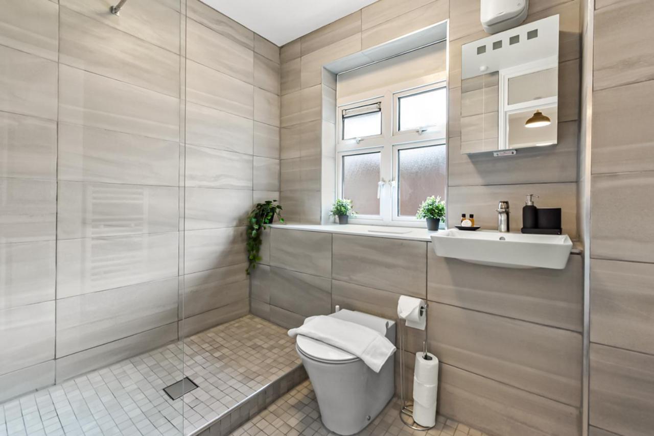 Family Friendly, Zone 2, 2 Beds, Overground London Luaran gambar