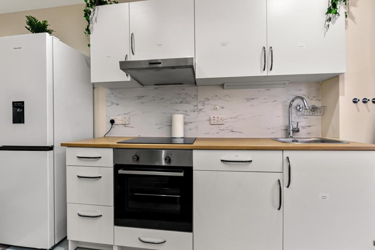 Family Friendly, Zone 2, 2 Beds, Overground London Luaran gambar