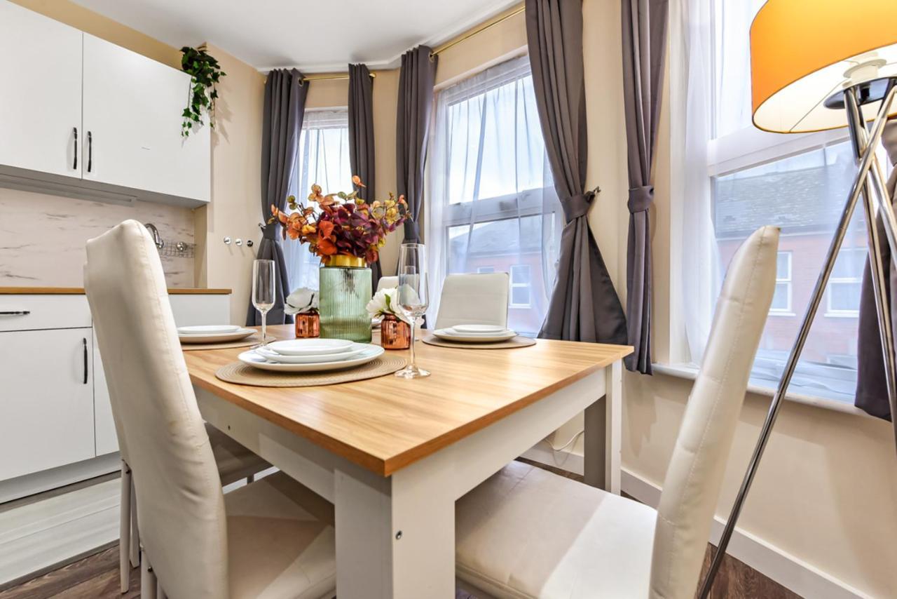 Family Friendly, Zone 2, 2 Beds, Overground London Luaran gambar